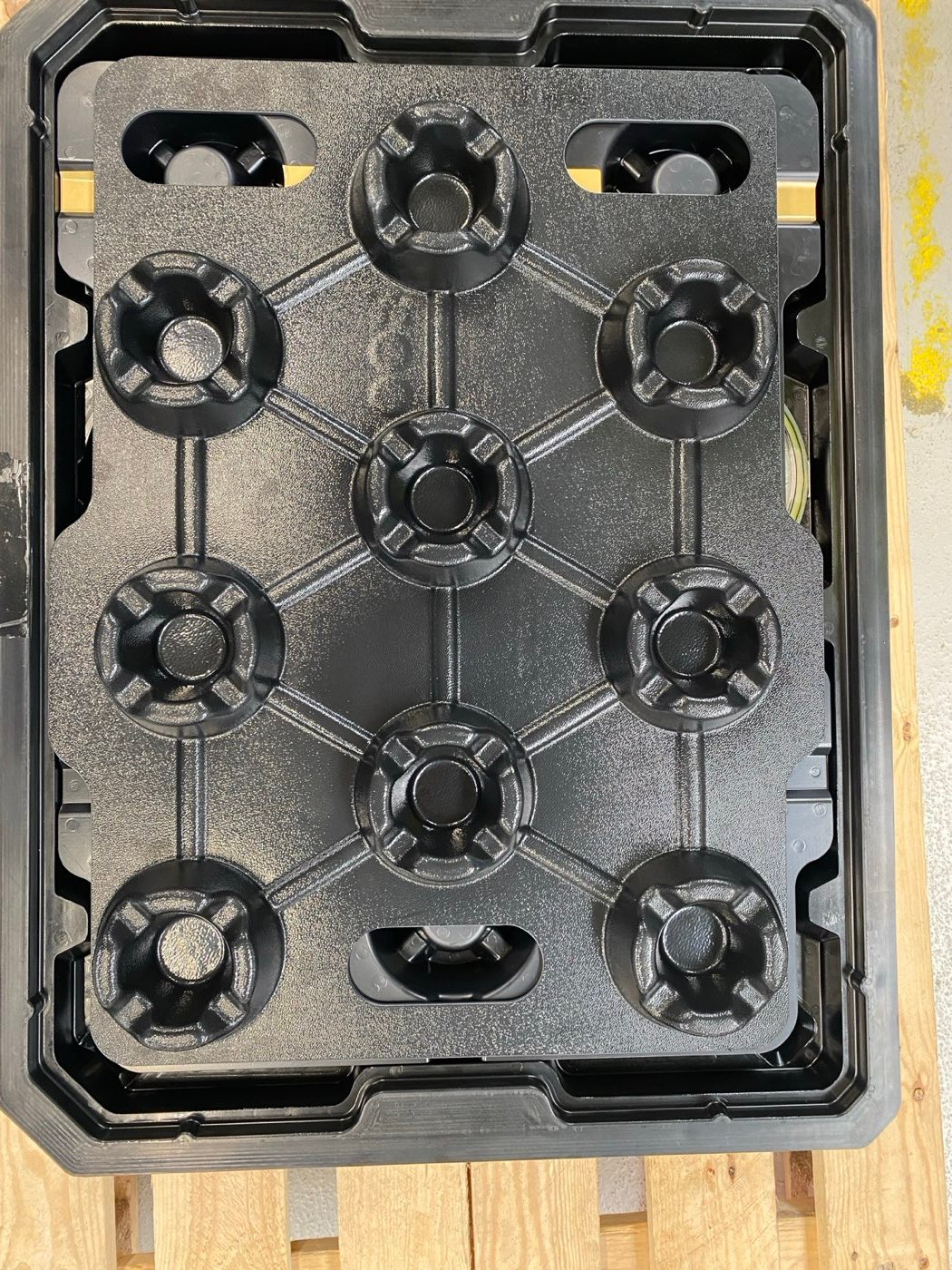 Thermoformed lids and top trays